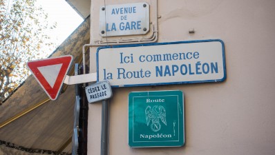 Qui comincia la Route Napoleon ....